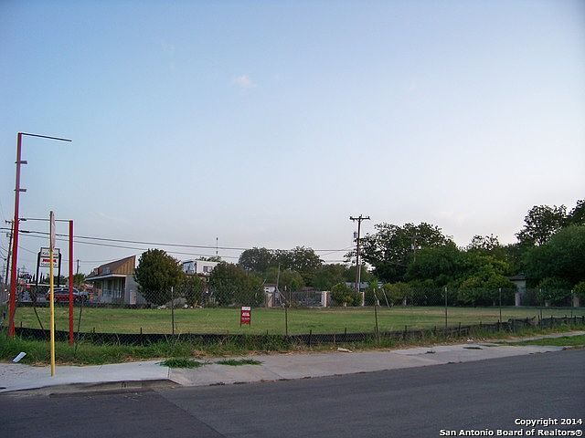 1st image of 410 Adrian Dr