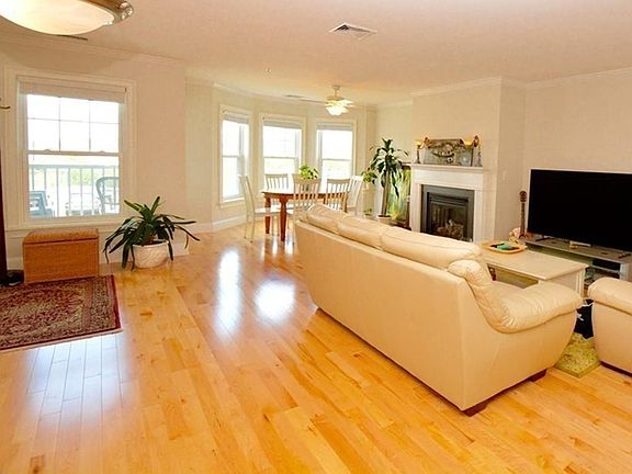 4th image of 15 Park Ave Unit 205