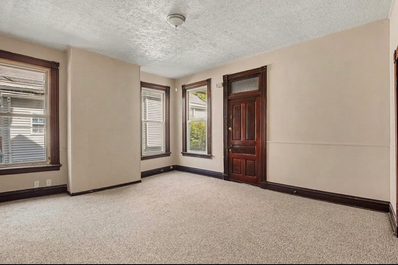 Studio, 667 sqft, $800 — Photo 2