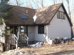 1061 Canterbury Rd, Bushkill, PA 18324