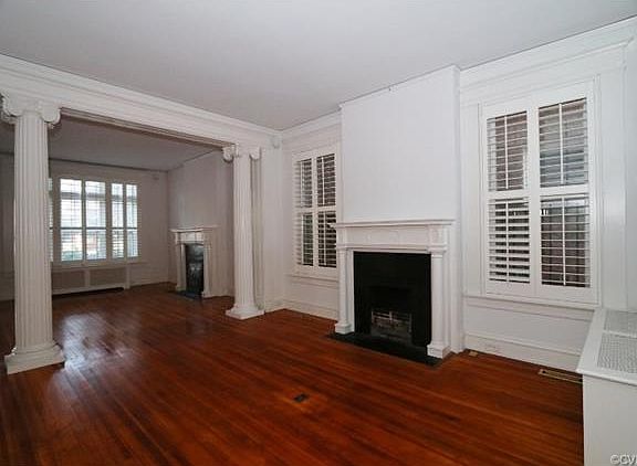 4th image of 1711 Grove Ave