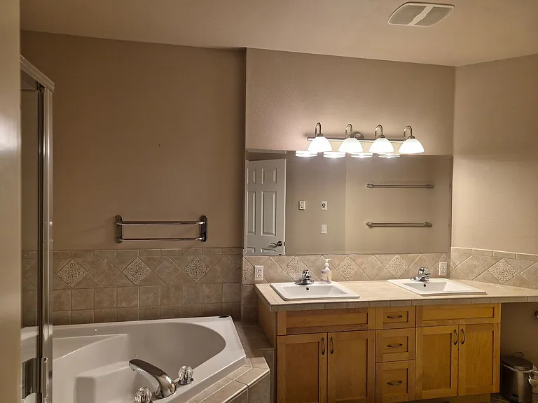 15000 Juanita Dr NE #302 — Photo 17