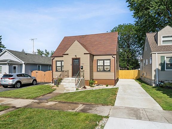 2nd image of 17823 Glen Oak Ave