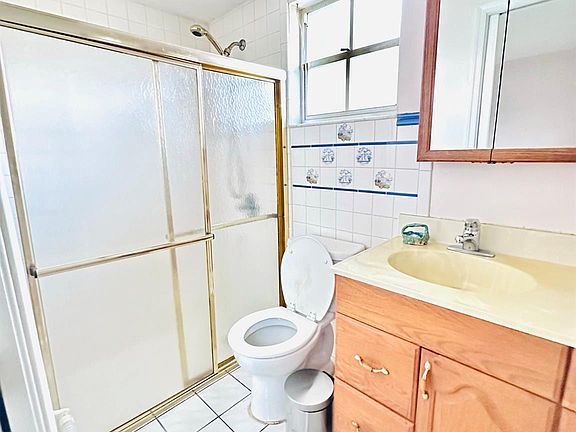 5th image of 1755 6th Avenue