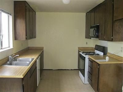 4th image of 659 Rosemary Dr