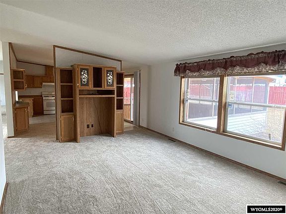 5th image of 250 Balsam St