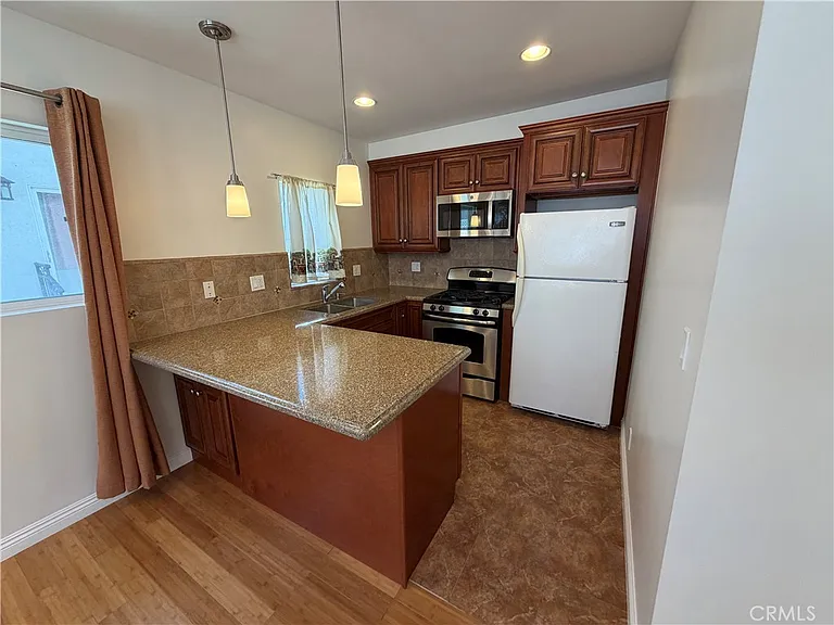 11267 Otsego St — Photo 3