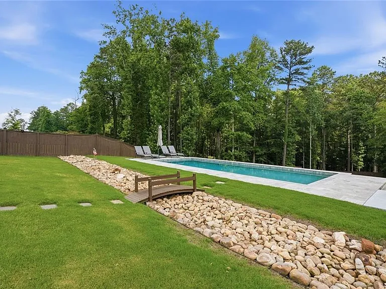 6168 Collins Rd — Photo 37