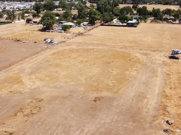 3256 W Clinton Ave, Fresno, CA 93722