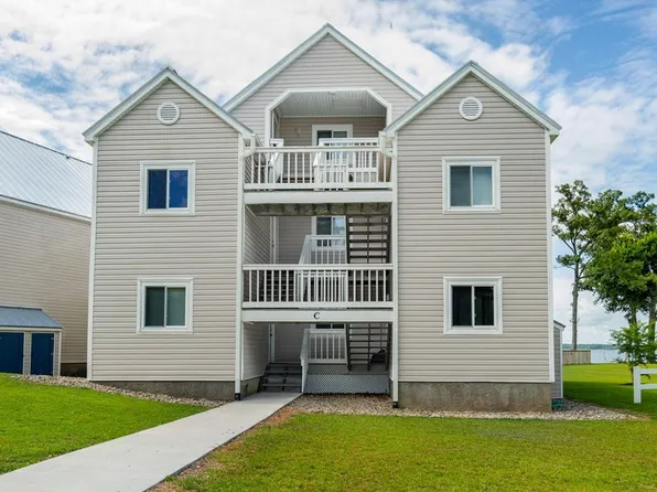 89 Country Club Dr APT C5, Arapahoe, NC 28510