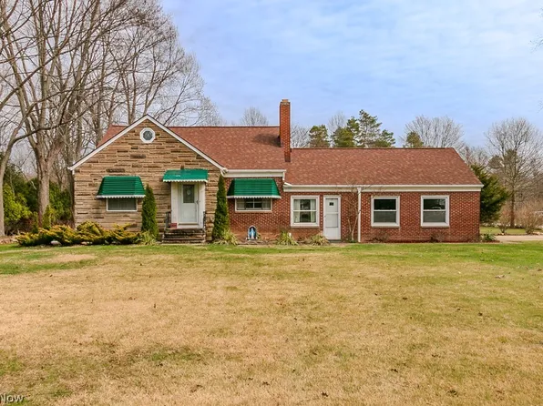 2695 River Rd, Willoughby Hills, OH 44094