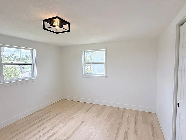 13617 Frances Ave — Photo 20
