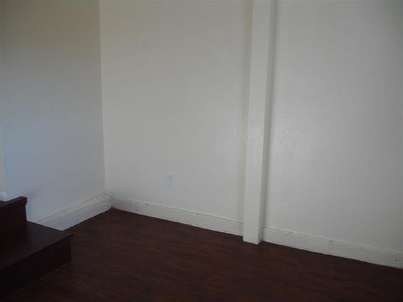 5th image of 180 Jeanette Ave