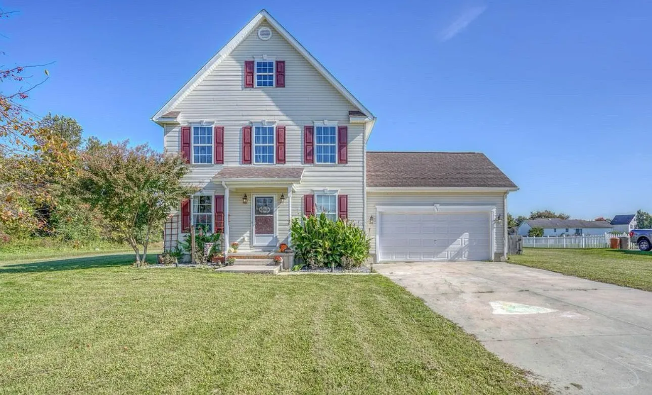 3 bed, 2.5 bath, 1800 sqft, $2,800 — Photo 1