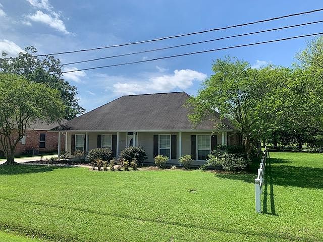1st image of 18495 Red Oak Dr