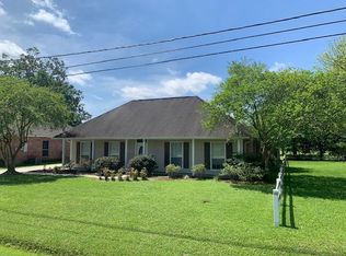 18495 Red Oak Dr, Prairieville, LA 70769