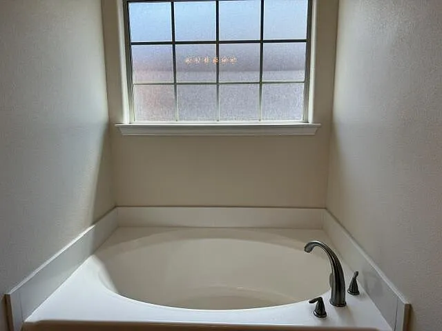 6004 Wagner Dr — Photo 12