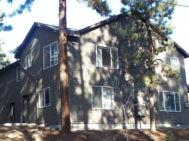 Close to COCC & the Bus Line, 1 Bedroom w/Large Deck, Water/Sewer Paid — Photo 1