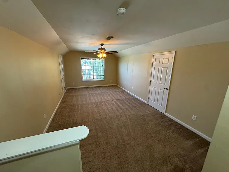665 Americana Dr — Photo 19