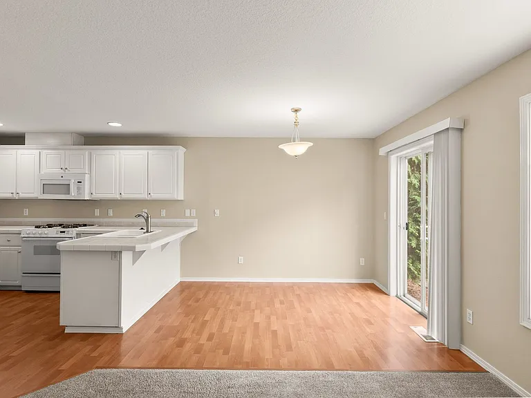3977 SW 180th Ter — Photo 8
