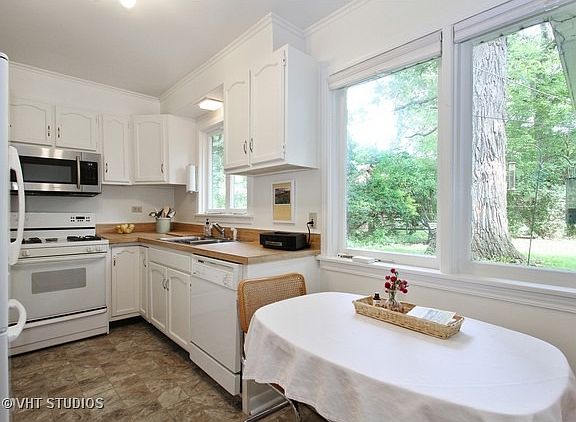 4th image of 78 Blackhawk Dr