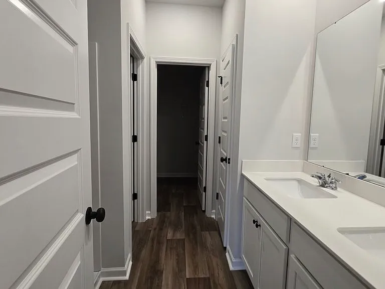 Talladega Dr — Photo 32