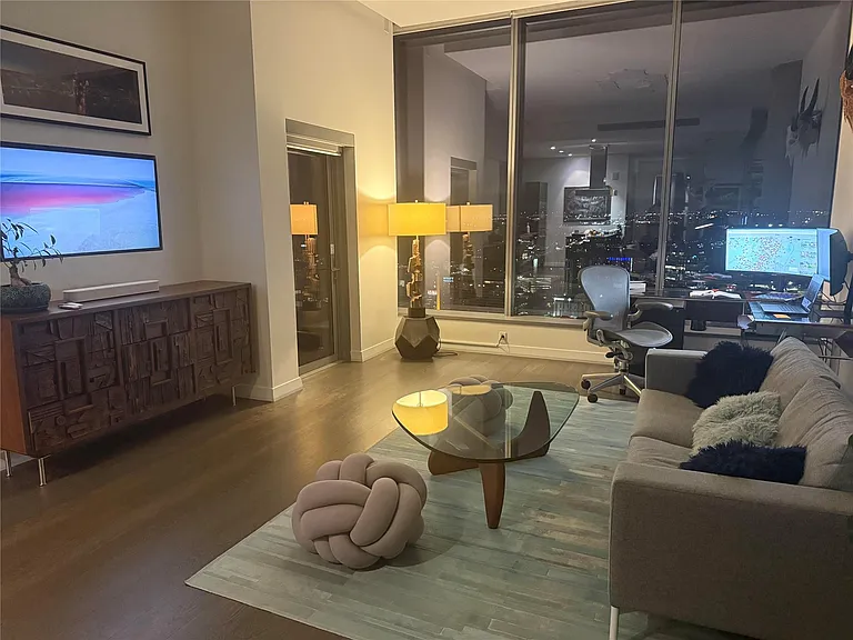 210 Lavaca St #2803 — Photo 1