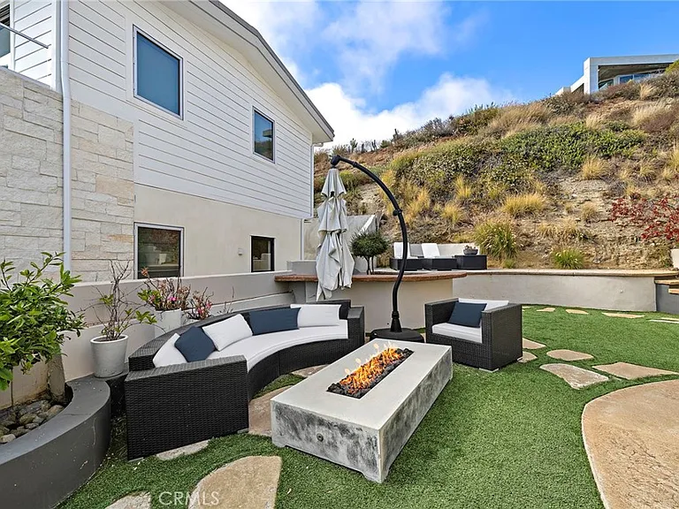 608 Loretta Dr — Photo 2