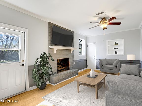 4th image of 372 UNIVERSITY Boulevard N