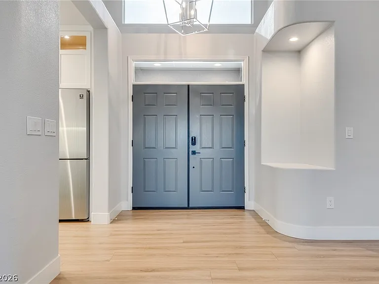 2508 Sandilands Dr — Photo 6