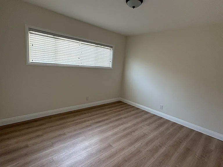 18315 S Harvard Blvd — Photo 11