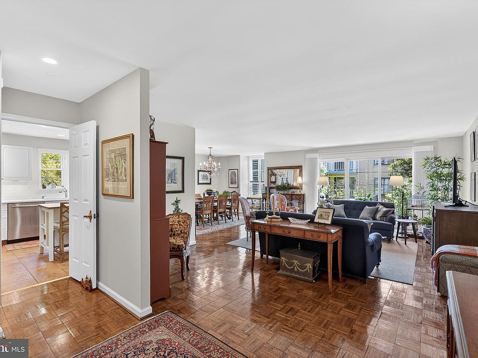 1st image of 264 Montgomery Ave #202