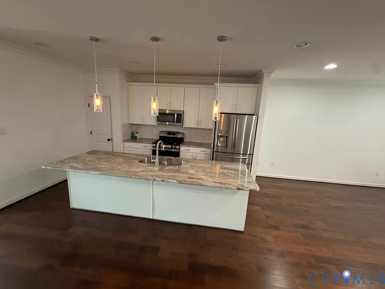 11403 Hayloft Ln — Photo 2