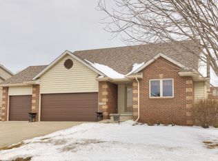 15805 Aurora Ave, Urbandale, IA 50323