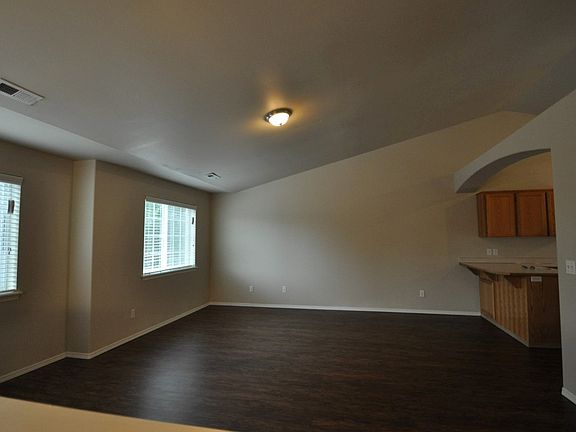 3rd image of 14934 Woodland Ave E