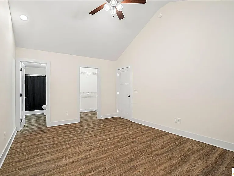 452 Glenview Dr — Photo 16
