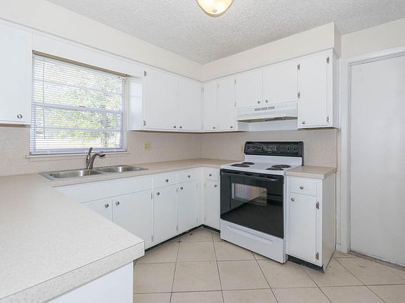 4th image of 3736 Mateo Pl