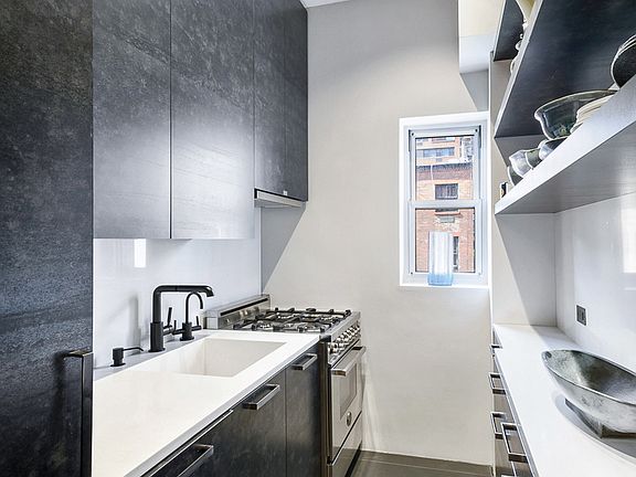 4th image of 104 E 37th St APT 4E