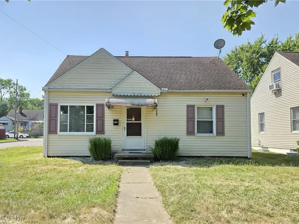 912 E Archwood Ave, Akron, OH 44306