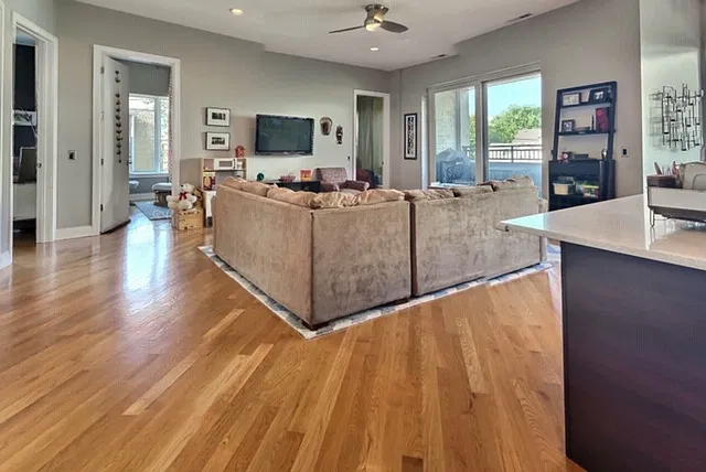 3 bed, 1850 sqft, $4,995 — Photo 3