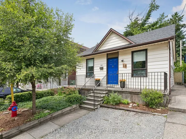 18 Lochearne St, Hamilton, ON L8R 1V8