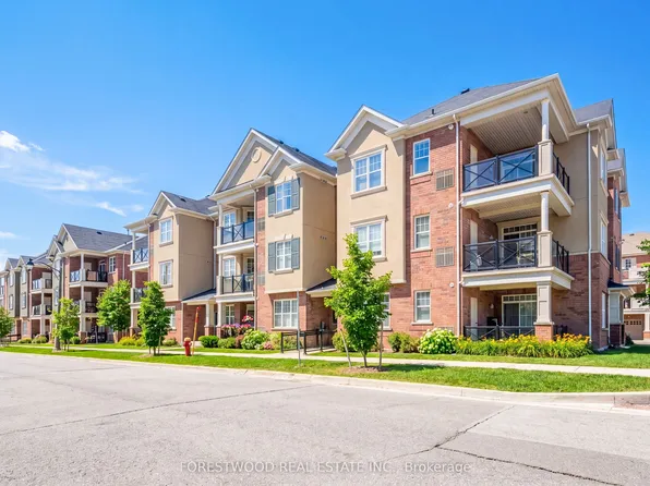 2338 Taunton Rd #212, Oakville, ON L6H 0L3