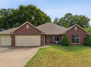 2030 W 4th Pl, Claremore, OK 74017