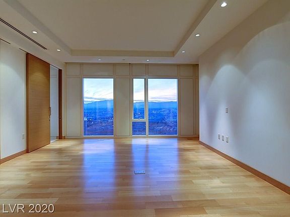 4th image of 3750 Las Vegas Blvd S