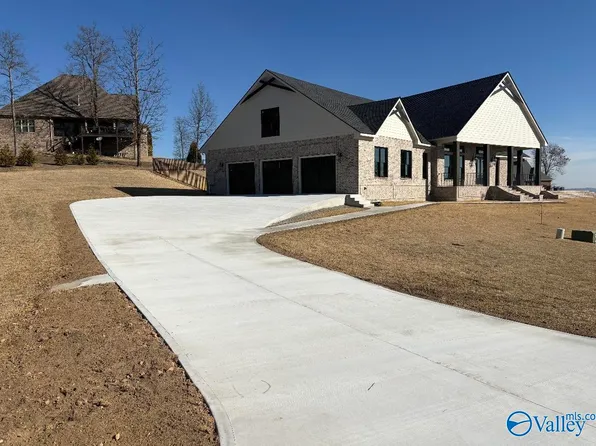 210 Legendary Dr, Guntersville, AL 35976