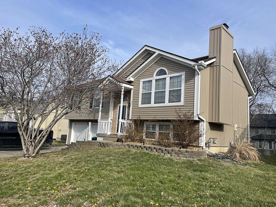 1st image of 444 SE Ashton Dr