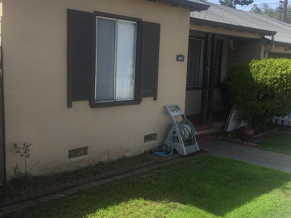 2nd image of 819 Warren St
