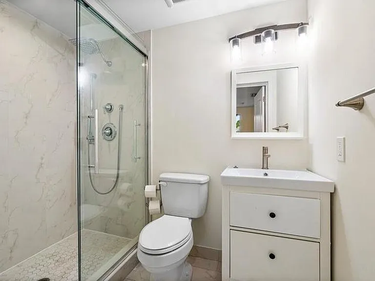 353 E Lakewood Rd — Photo 14