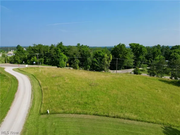 Hawthorn Dr, McConnelsville, OH 43756
