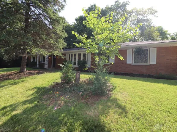 524 Maple Hill Dr, Dayton, OH 45449